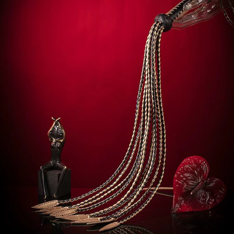 鞭子017 BDSM Golden Nine-Tail Whip,Sex Play Slut Spanking Paddle and Bondage Restraints Flogger SM Whip for Adults Games Couples - Image 1